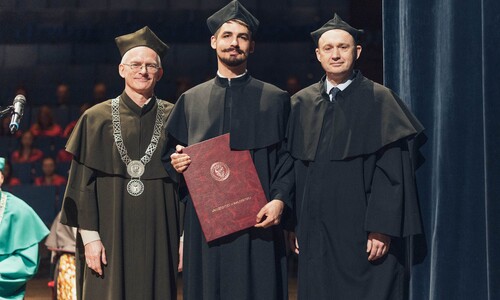 Wręczenie dyplomów doktorskich